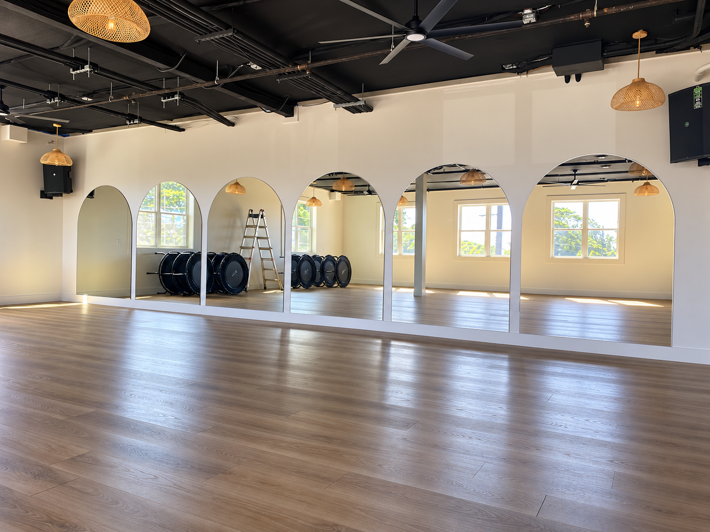 Pacific Mirror & Glass showroom in Kapaa